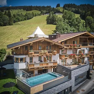 Astrid - Inklusive Kostenfreier Jokercard Otel
